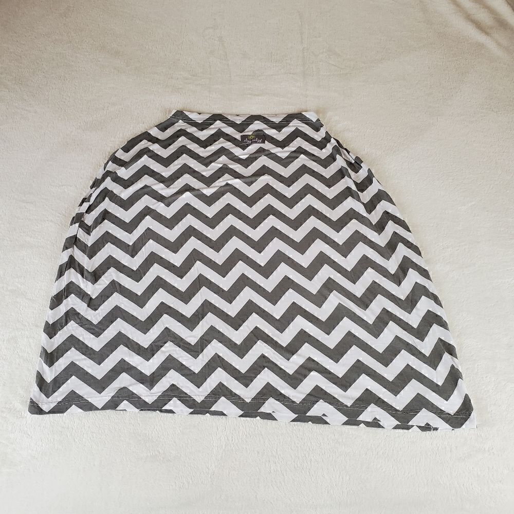 Itzy Ritzy 4 in 1 Chevron Print Nurser & Scarf One Size
